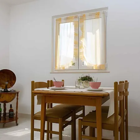 Apartamento In Okrug Gornji 6169 *