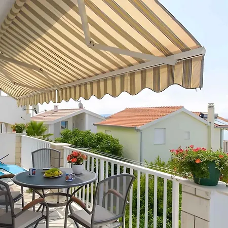 Apartamento In Okrug Gornji 6169